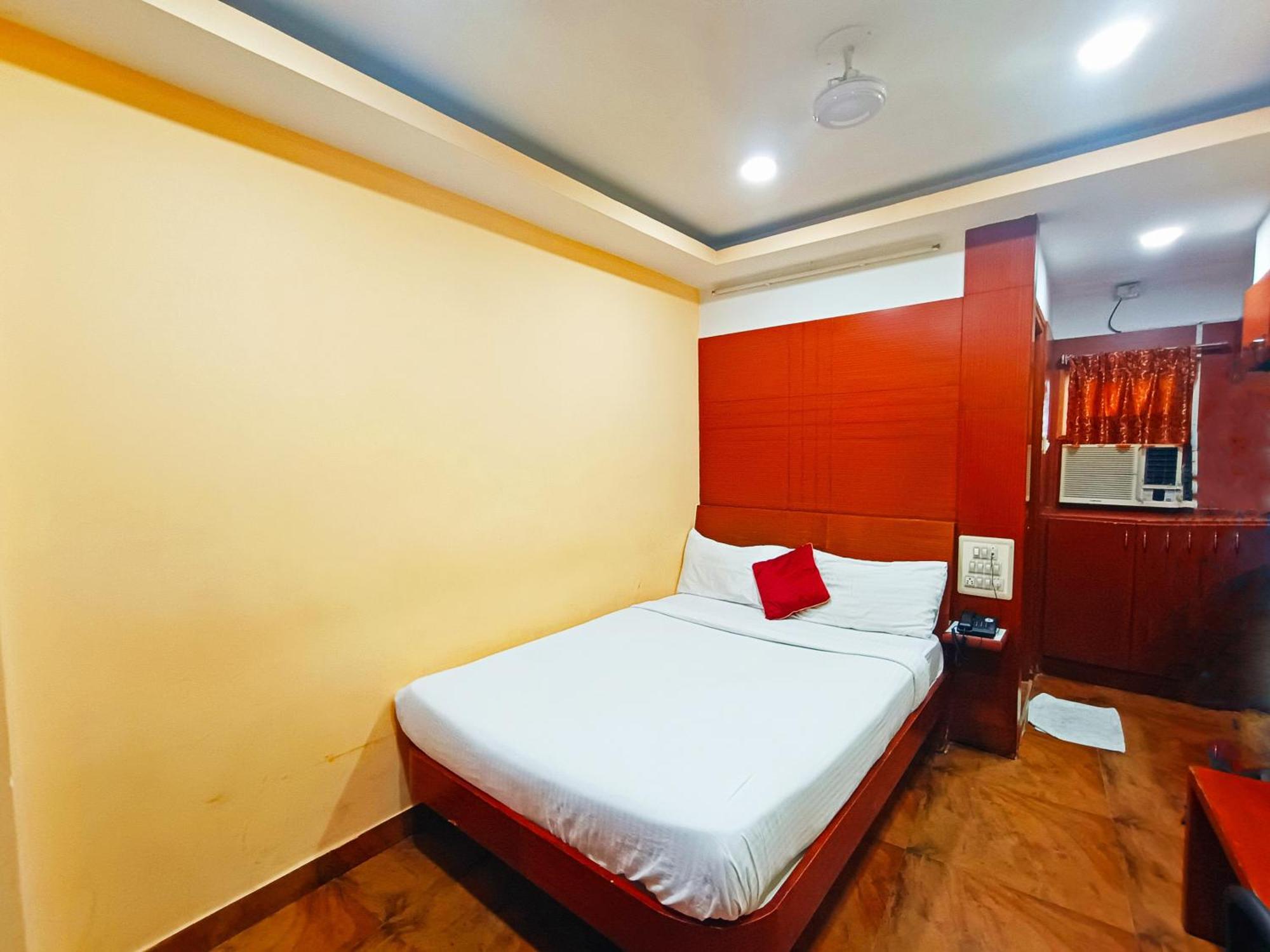 Pavithra Paradise Hotel Bangalore Exterior photo