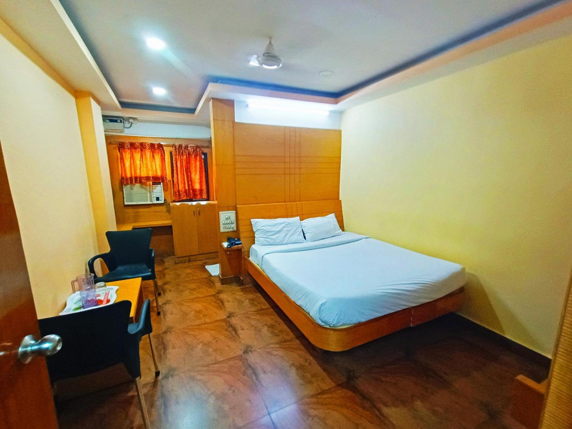 Pavithra Paradise Hotel Bangalore Exterior photo