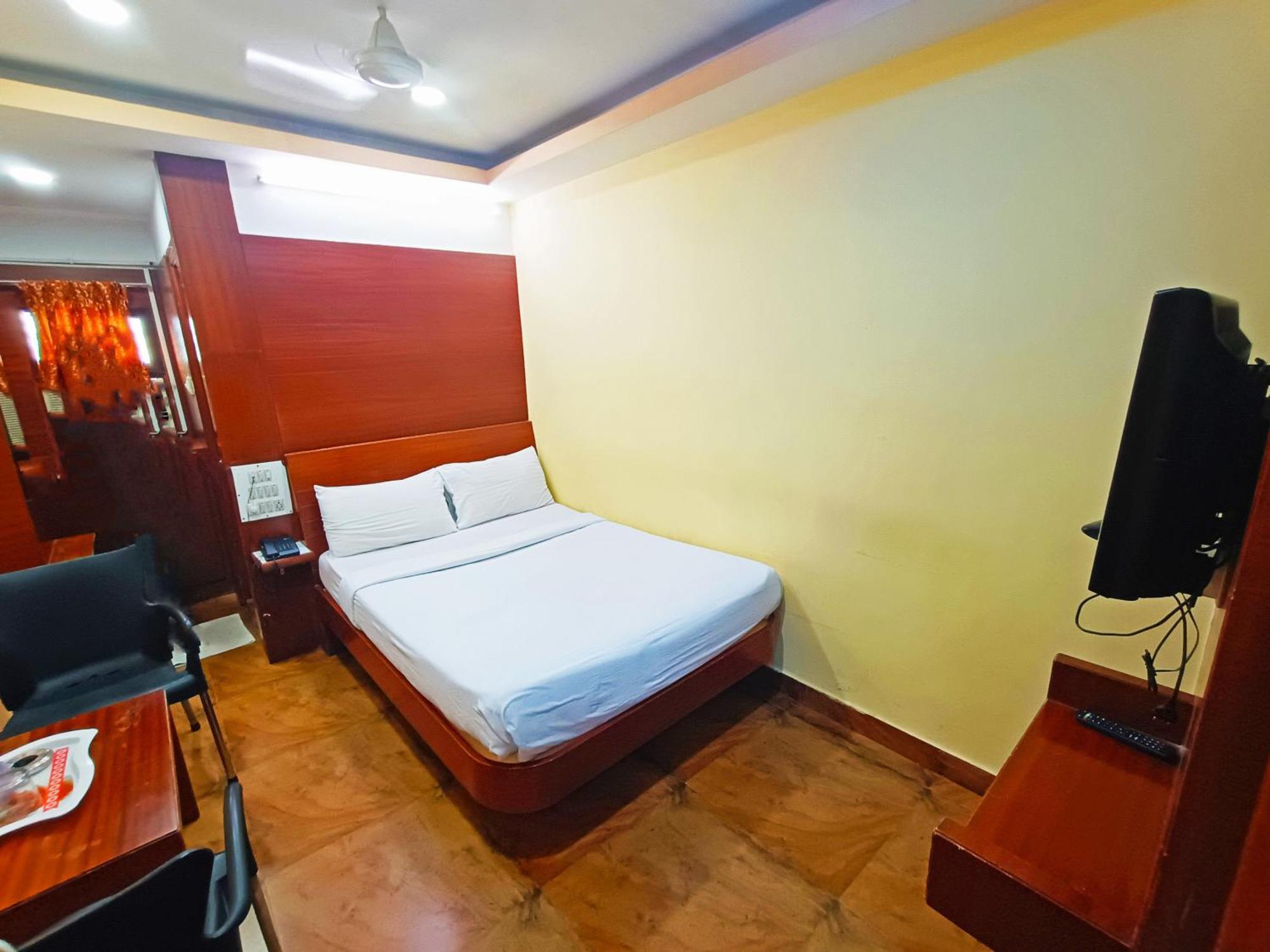 Pavithra Paradise Hotel Bangalore Exterior photo